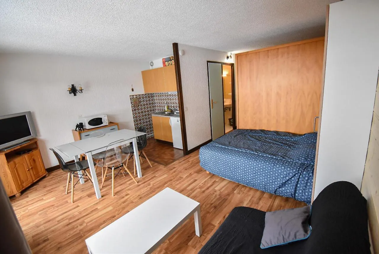 Le Relai S34 - Grand et lumineux studio avec coin montagne 4-6 pers, 50m des pistes, grand balcon exposé SUD, DRAPS NON COMPRIS Saint-Jean-dʼAulps