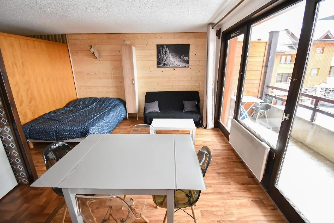 Le Relai S34 - Grand et lumineux studio avec coin montagne 4-6 pers, 50m des pistes, grand balcon exposé SUD, DRAPS NON COMPRIS Saint-Jean-dʼAulps Appartement